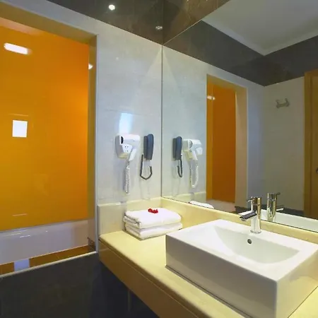 Atlantis Hotel 5*