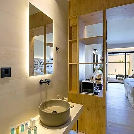 Atlantis Hotel 5*
